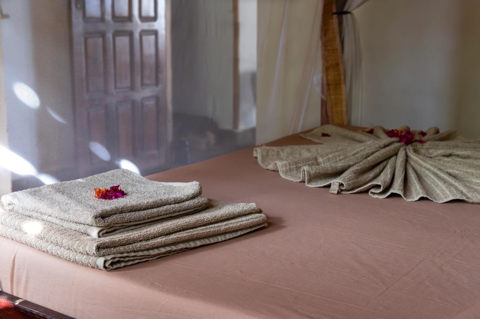 Shambala Madagascar: Beachfront Lodge And Adventures Ambolobozo Exterior foto