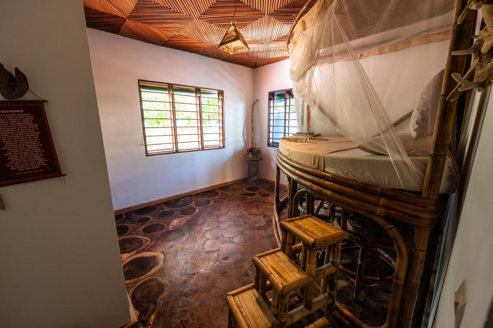 Shambala Madagascar: Beachfront Lodge And Adventures Ambolobozo Exterior foto