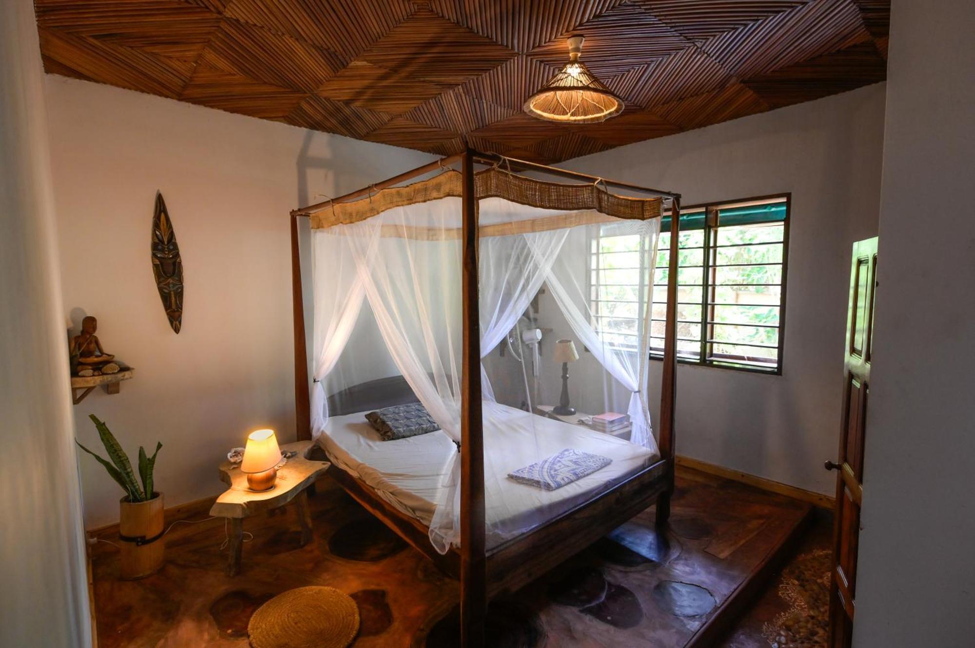 Shambala Madagascar: Beachfront Lodge And Adventures Ambolobozo Exterior foto