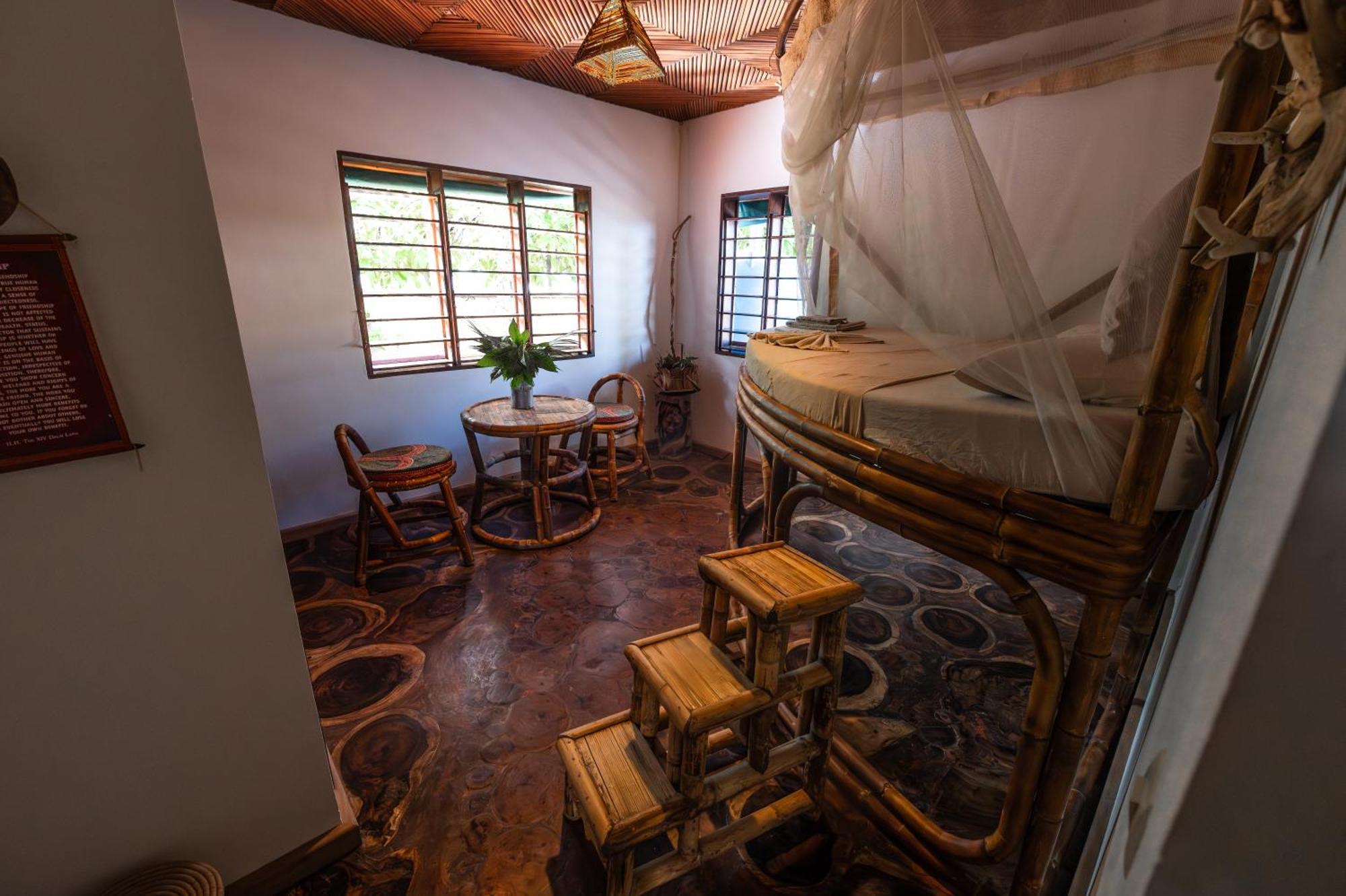 Shambala Madagascar: Beachfront Lodge And Adventures Ambolobozo Exterior foto